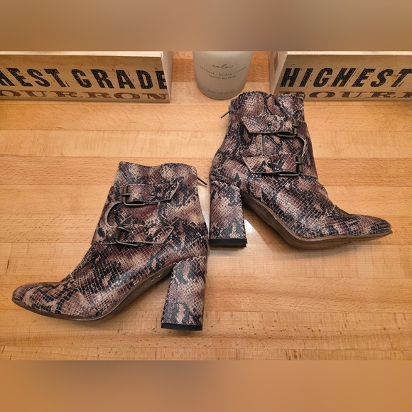 Freebird By Steven Joey Leather Ankle Boots Brown Snake Embossed Womens Sz 9 NEW - Picture 7 of 9